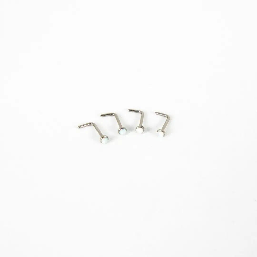 NOSTRIL DE ACERO CON ÓPALO